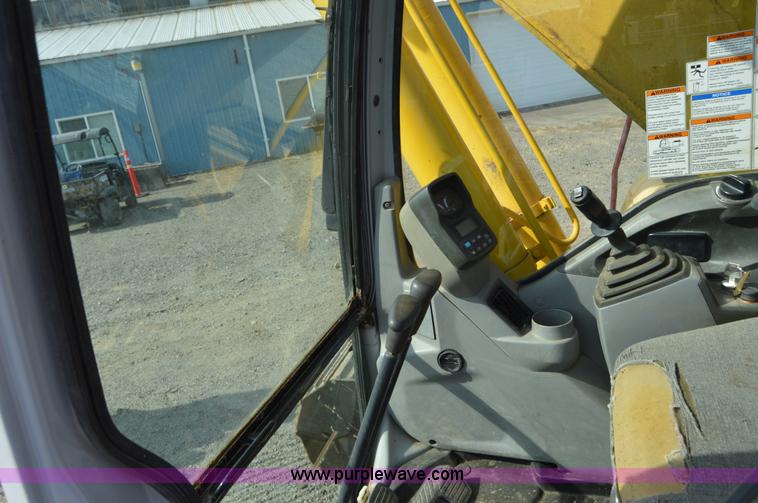 image for item F8339 2004 Kobelco SK210LC excavator