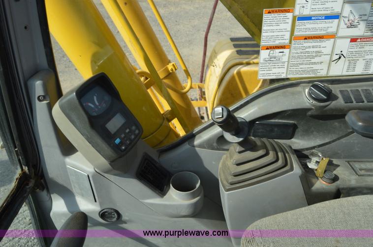 image for item F8339 2004 Kobelco SK210LC excavator