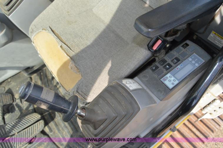 image for item F8339 2004 Kobelco SK210LC excavator