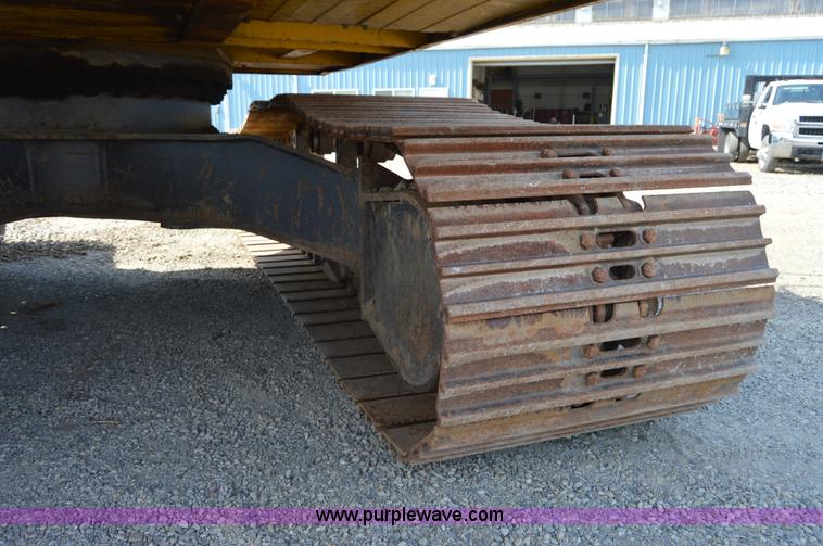 image for item F8340 2003 Kobelco SK210LC excavator