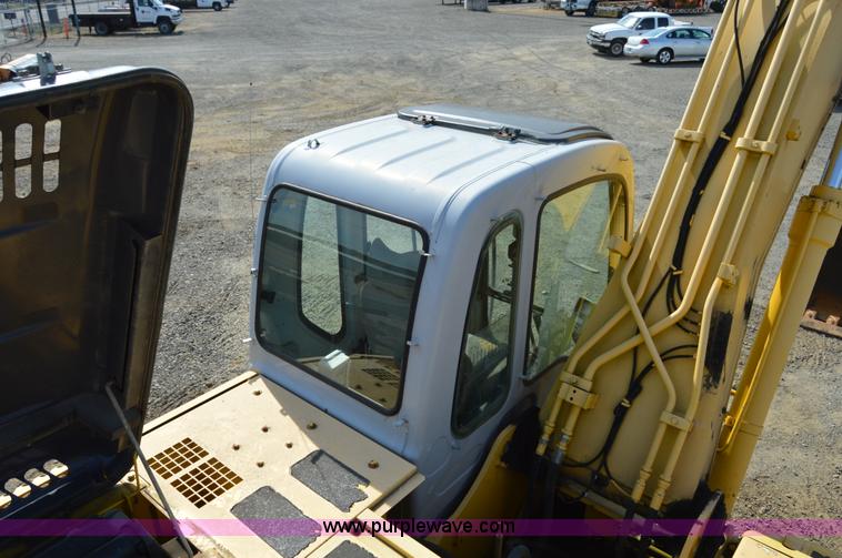 image for item F8340 2003 Kobelco SK210LC excavator