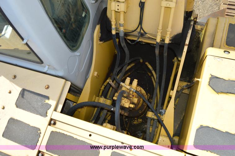 image for item F8340 2003 Kobelco SK210LC excavator