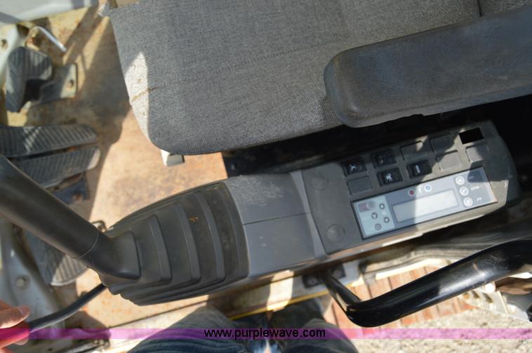 image for item F8340 2003 Kobelco SK210LC excavator