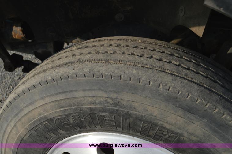 image for item F8343 1988 International F2674 water truck