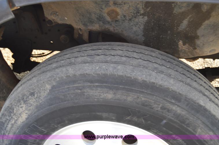 image for item F8343 1988 International F2674 water truck