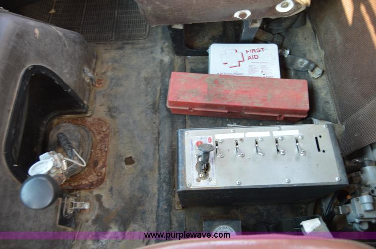 image for item F8343 1988 International F2674 water truck