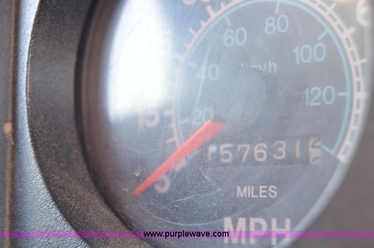 image for item F8343 1988 International F2674 water truck