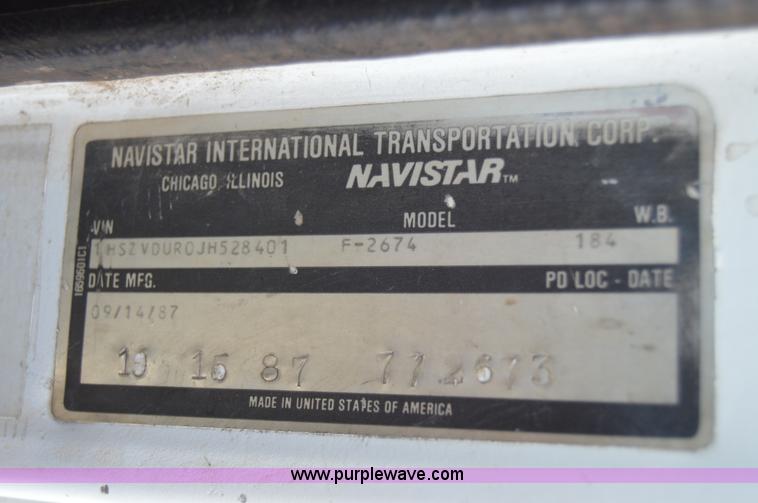 image for item F8343 1988 International F2674 water truck