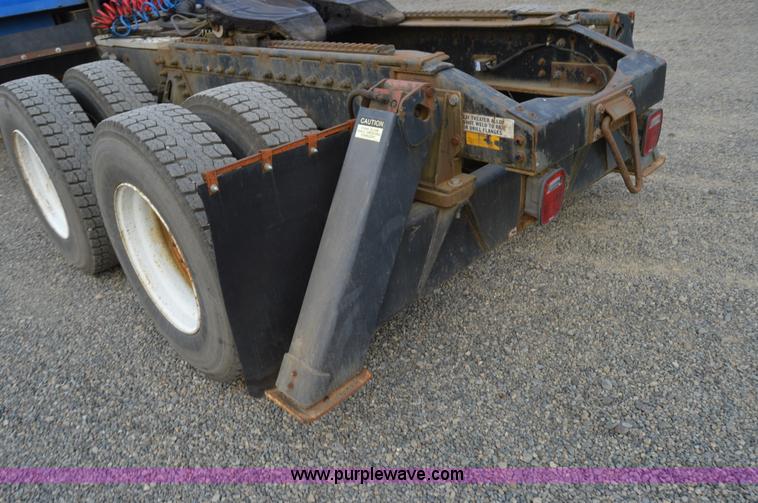 image for item F8344 1997 Peterbilt 357 truck with Manitex crane