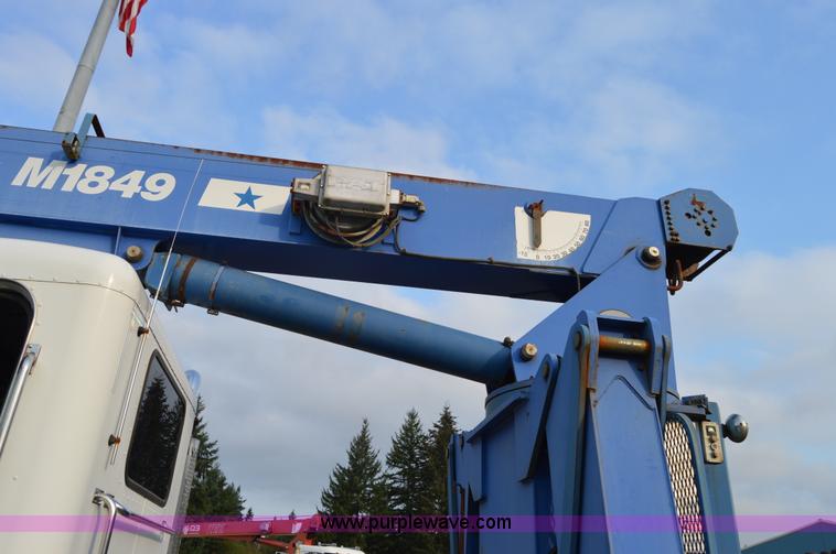 image for item F8344 1997 Peterbilt 357 truck with Manitex crane