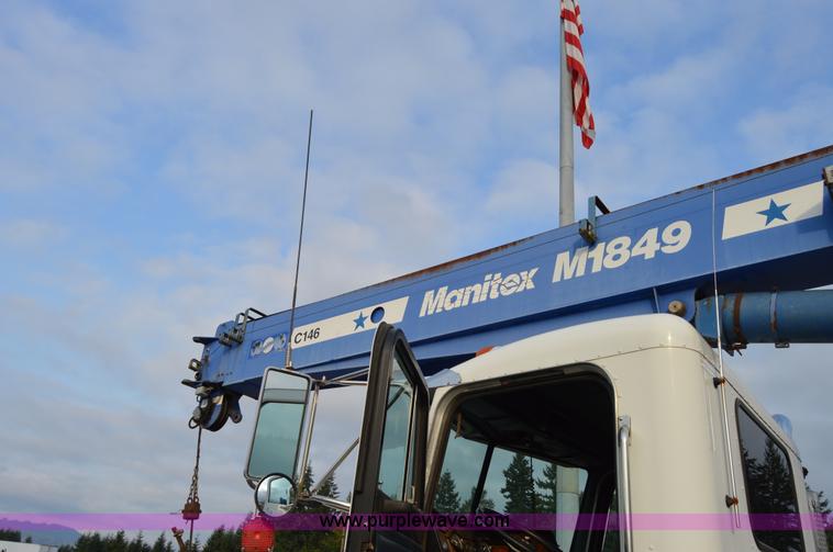 image for item F8344 1997 Peterbilt 357 truck with Manitex crane