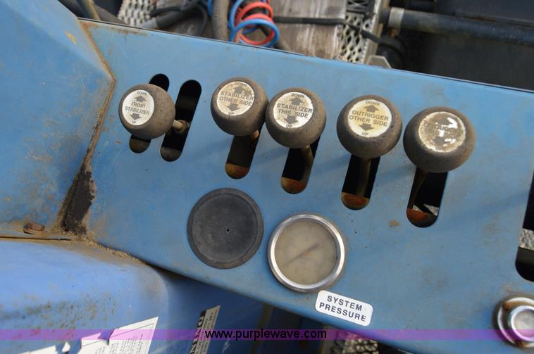 image for item F8344 1997 Peterbilt 357 truck with Manitex crane