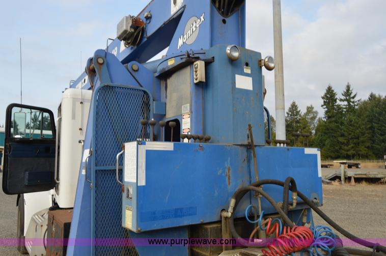 image for item F8344 1997 Peterbilt 357 truck with Manitex crane