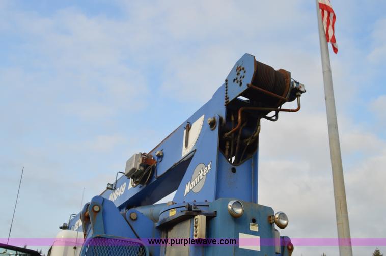 image for item F8344 1997 Peterbilt 357 truck with Manitex crane