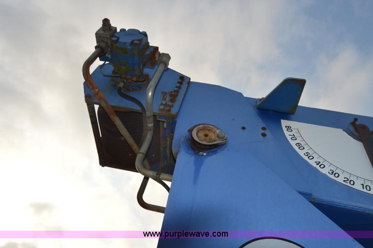 image for item F8344 1997 Peterbilt 357 truck with Manitex crane