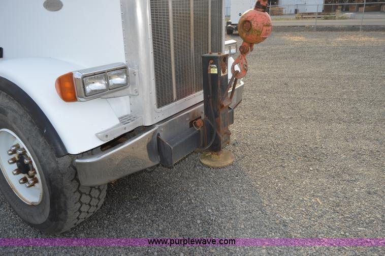 image for item F8344 1997 Peterbilt 357 truck with Manitex crane