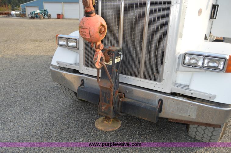 image for item F8344 1997 Peterbilt 357 truck with Manitex crane