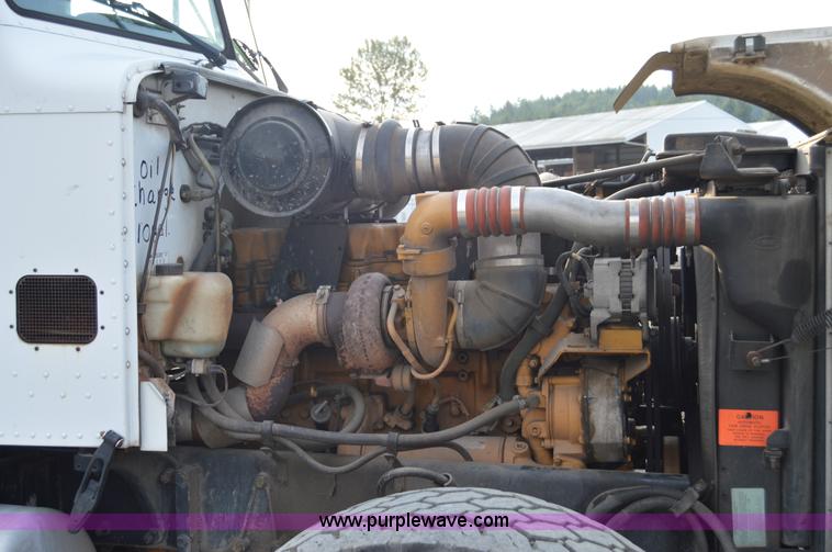 image for item F8344 1997 Peterbilt 357 truck with Manitex crane