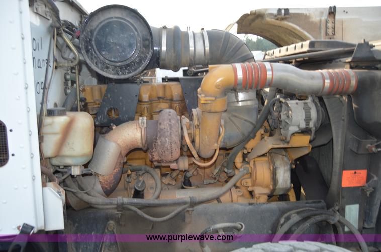 image for item F8344 1997 Peterbilt 357 truck with Manitex crane