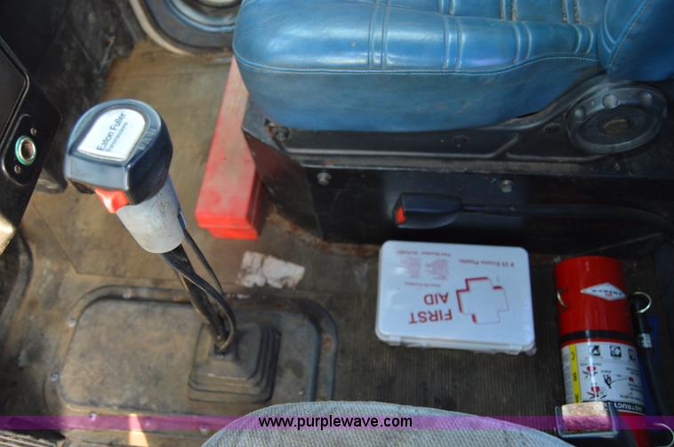 image for item F8344 1997 Peterbilt 357 truck with Manitex crane