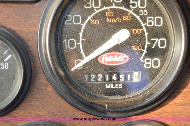 image for item F8344 1997 Peterbilt 357 truck with Manitex crane