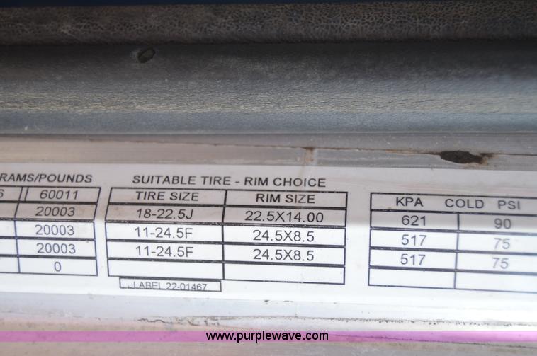image for item F8344 1997 Peterbilt 357 truck with Manitex crane