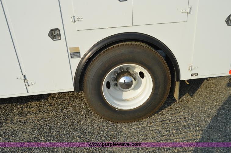 image for item F8345 2000 Freightliner FL70 service truck