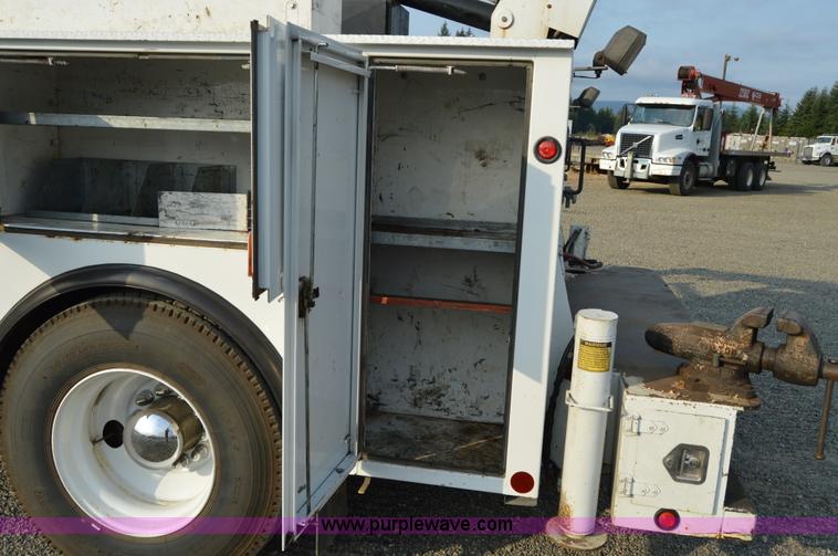 image for item F8345 2000 Freightliner FL70 service truck