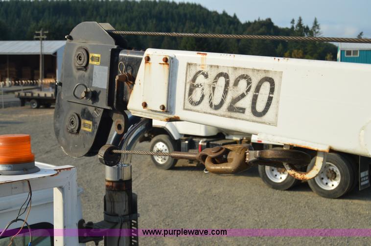 image for item F8345 2000 Freightliner FL70 service truck