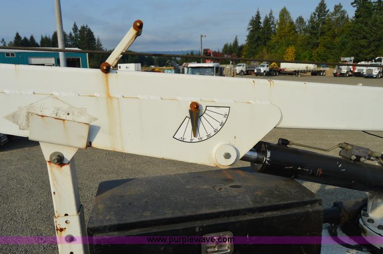 image for item F8345 2000 Freightliner FL70 service truck