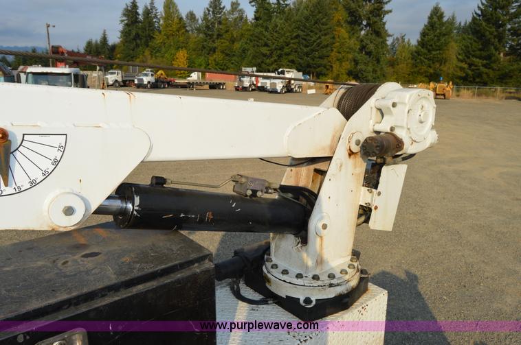 image for item F8345 2000 Freightliner FL70 service truck