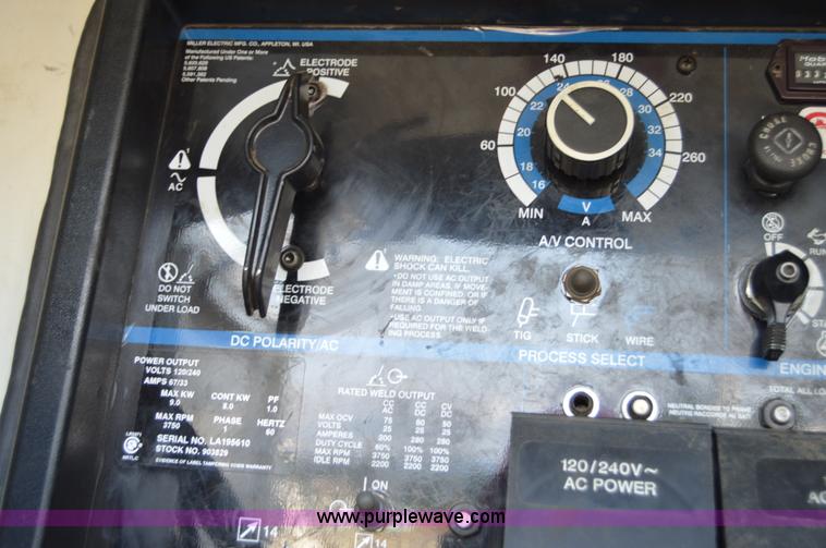 image for item F8345 2000 Freightliner FL70 service truck