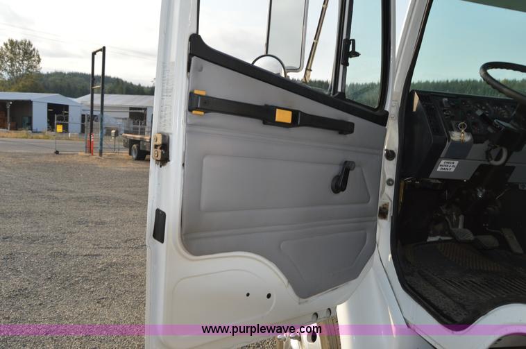 image for item F8345 2000 Freightliner FL70 service truck