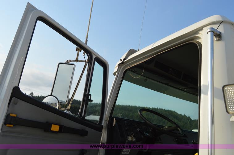 image for item F8345 2000 Freightliner FL70 service truck