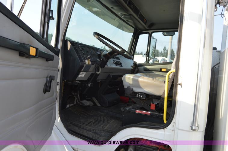 image for item F8345 2000 Freightliner FL70 service truck