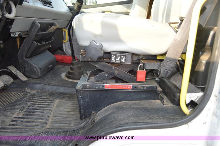 image for item F8345 2000 Freightliner FL70 service truck