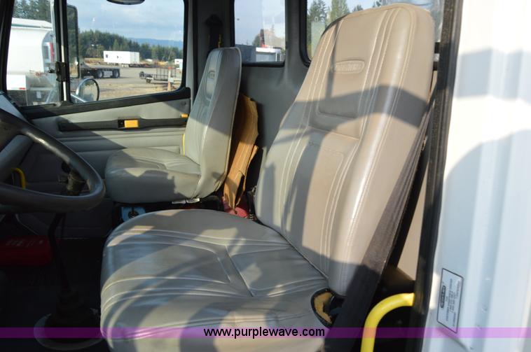 image for item F8345 2000 Freightliner FL70 service truck