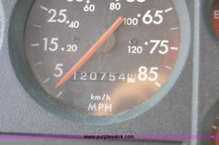 image for item F8345 2000 Freightliner FL70 service truck