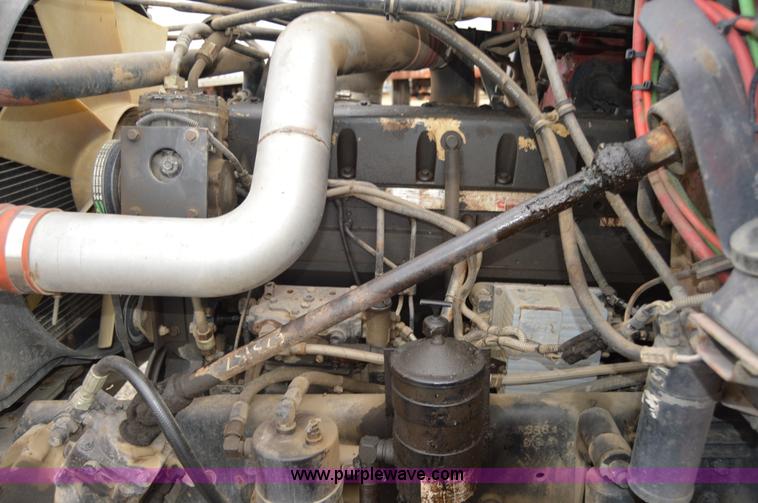 image for item F8347 1995 Freightliner FLD112 semi truck