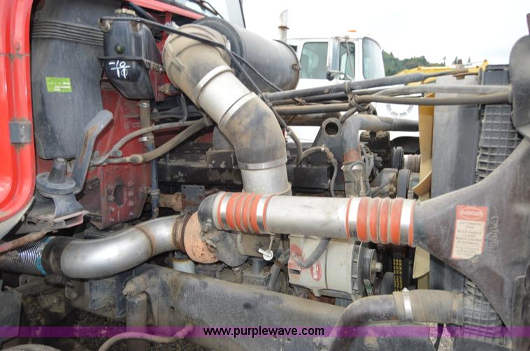 image for item F8347 1995 Freightliner FLD112 semi truck