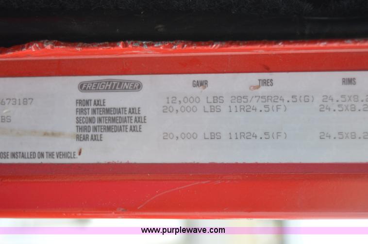 image for item F8347 1995 Freightliner FLD112 semi truck