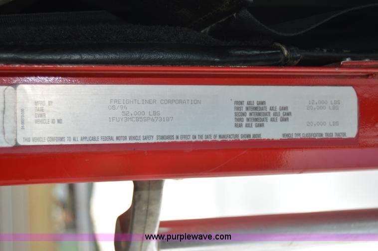 image for item F8347 1995 Freightliner FLD112 semi truck