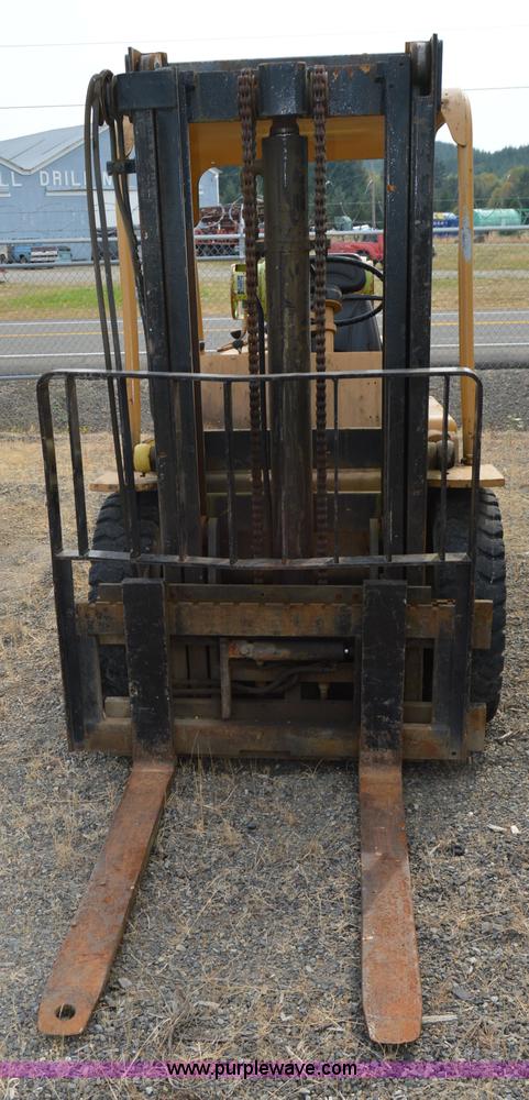 image for item F8349 Hyster forklift
