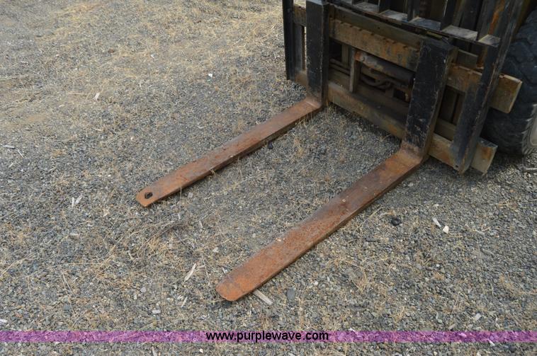 image for item F8349 Hyster forklift