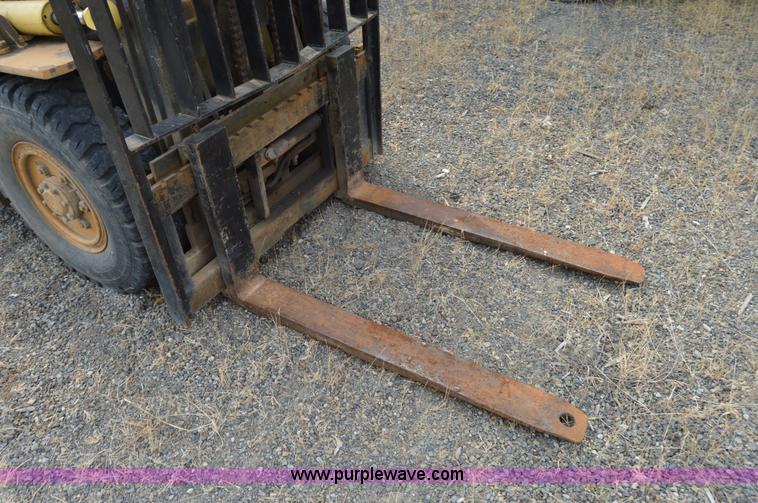 image for item F8349 Hyster forklift