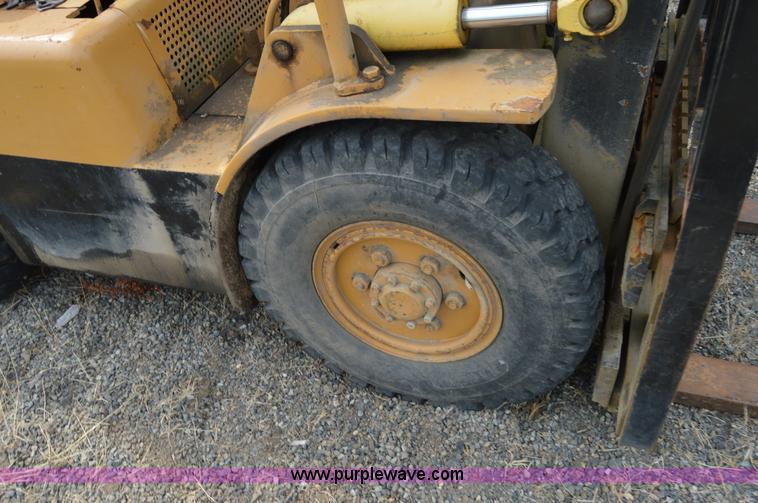 image for item F8349 Hyster forklift