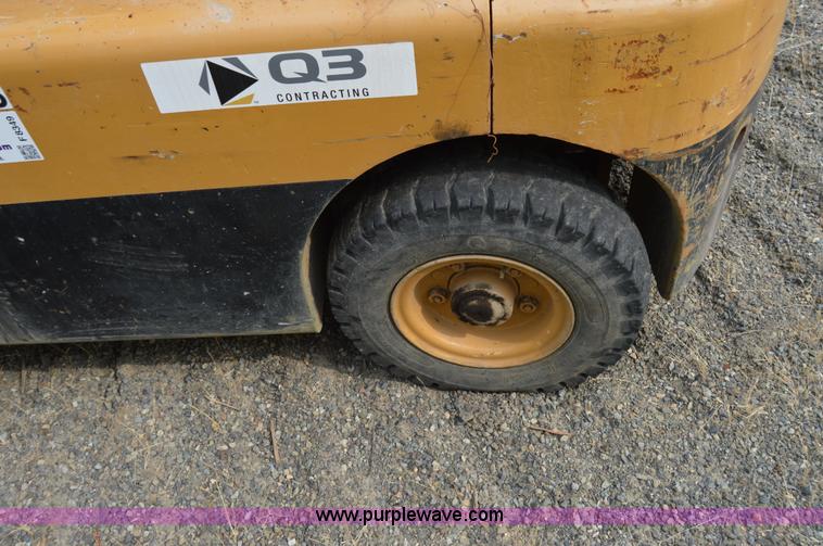 image for item F8349 Hyster forklift