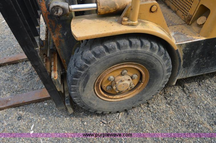 image for item F8349 Hyster forklift