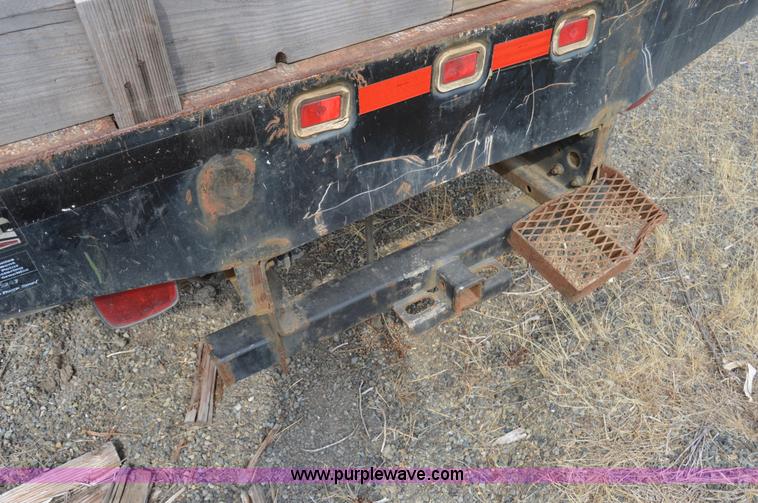 image for item F8351 2003 Chevrolet C4500 flatbed truck
