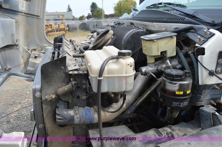 image for item F8351 2003 Chevrolet C4500 flatbed truck